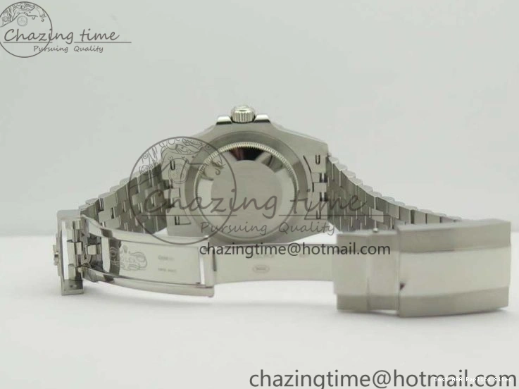 Best AAA Replica Sites GMT-Master Bezel Ceramic Black BPF Bracelet on Green Jubilee 126710 3347 SS Dial A II UrbanChic Black BLRO SS 1225